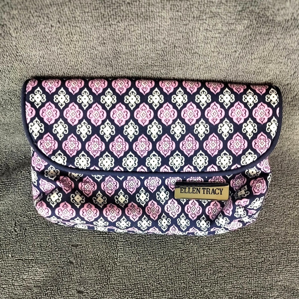 Ellen Tracy Cotton Canvas Medallion Toiletry Bag Navy Pink Travel Case